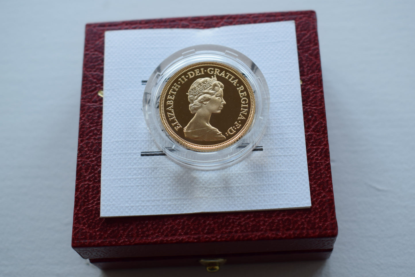 1984 George and the Dragon Gold Proof Sovereign