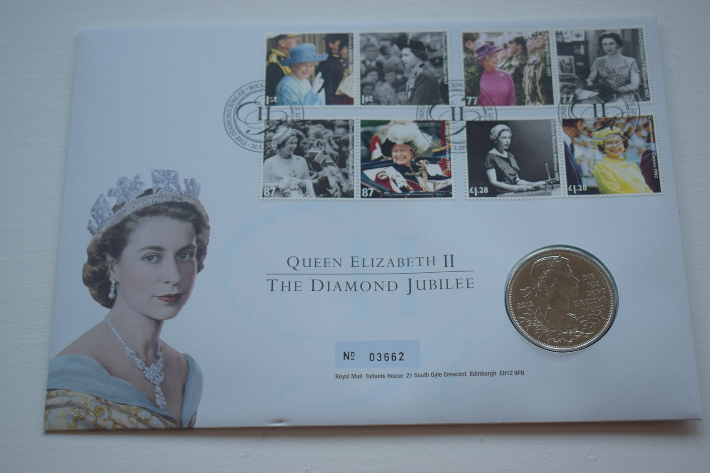 2012 Royal Mint QE II Diamond Jubilee £5 Coin and Stamp Set