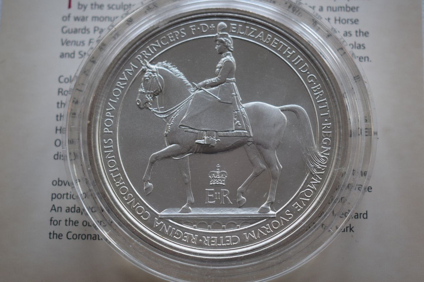 2006 Great Seal of Realm Queen Elizabeth II 5oz Silver Medal Coin