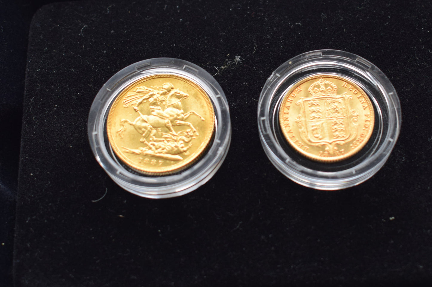 1887 Victoria Sovereign 7.99 g & Shield Half Sovereign 3.99 g Combo