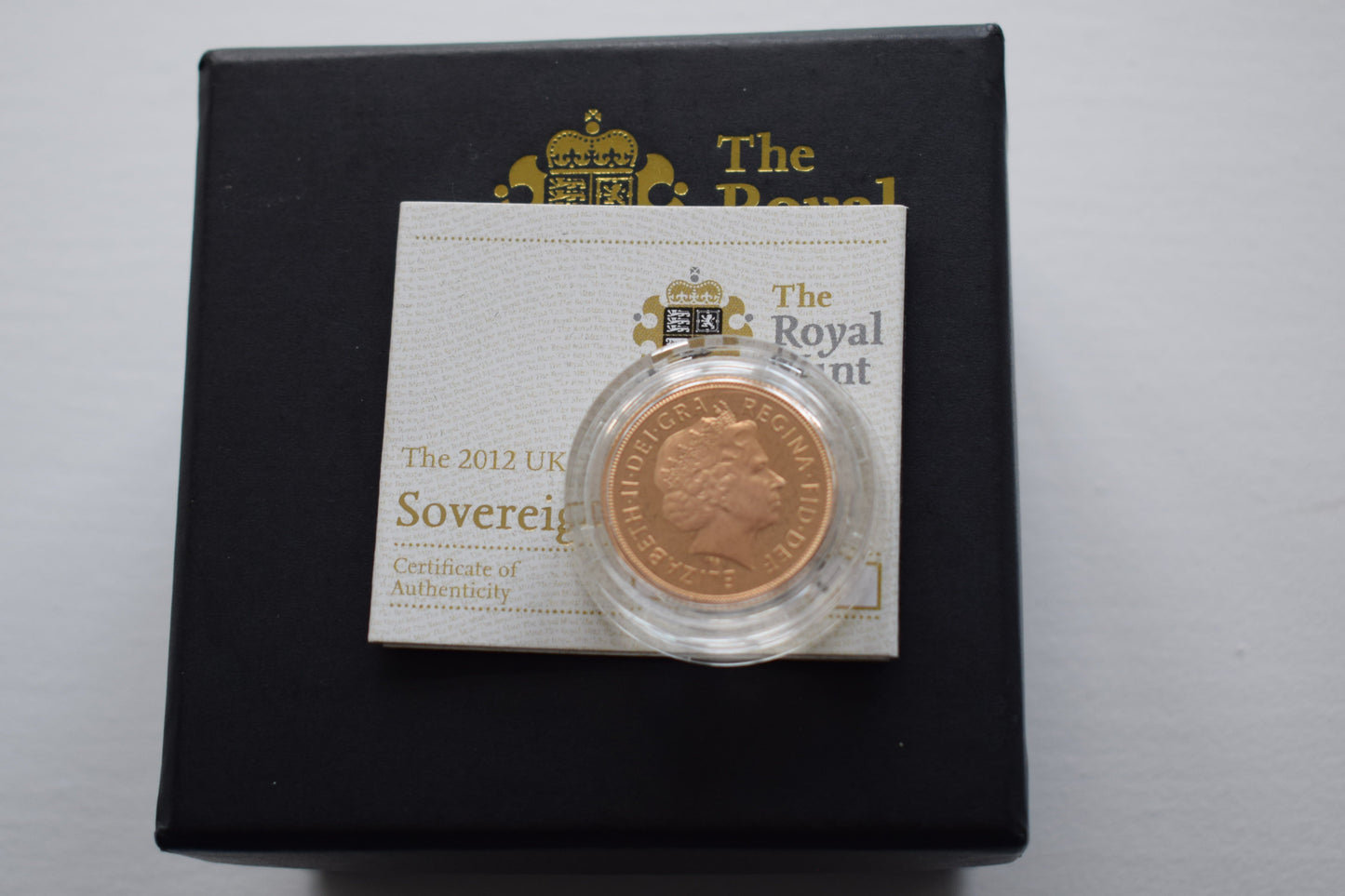 2012 Royal Mint QE II one off design Gold Proof Sovereign AGW 7.32g Box COA