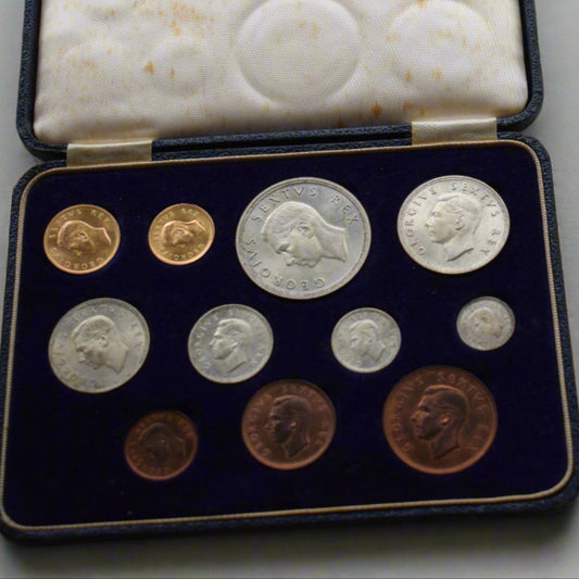 1952 South Africa Mint George VI Pound \ half Pound 11.99 g (AGW 10.98 g) Gold 11 Coin set