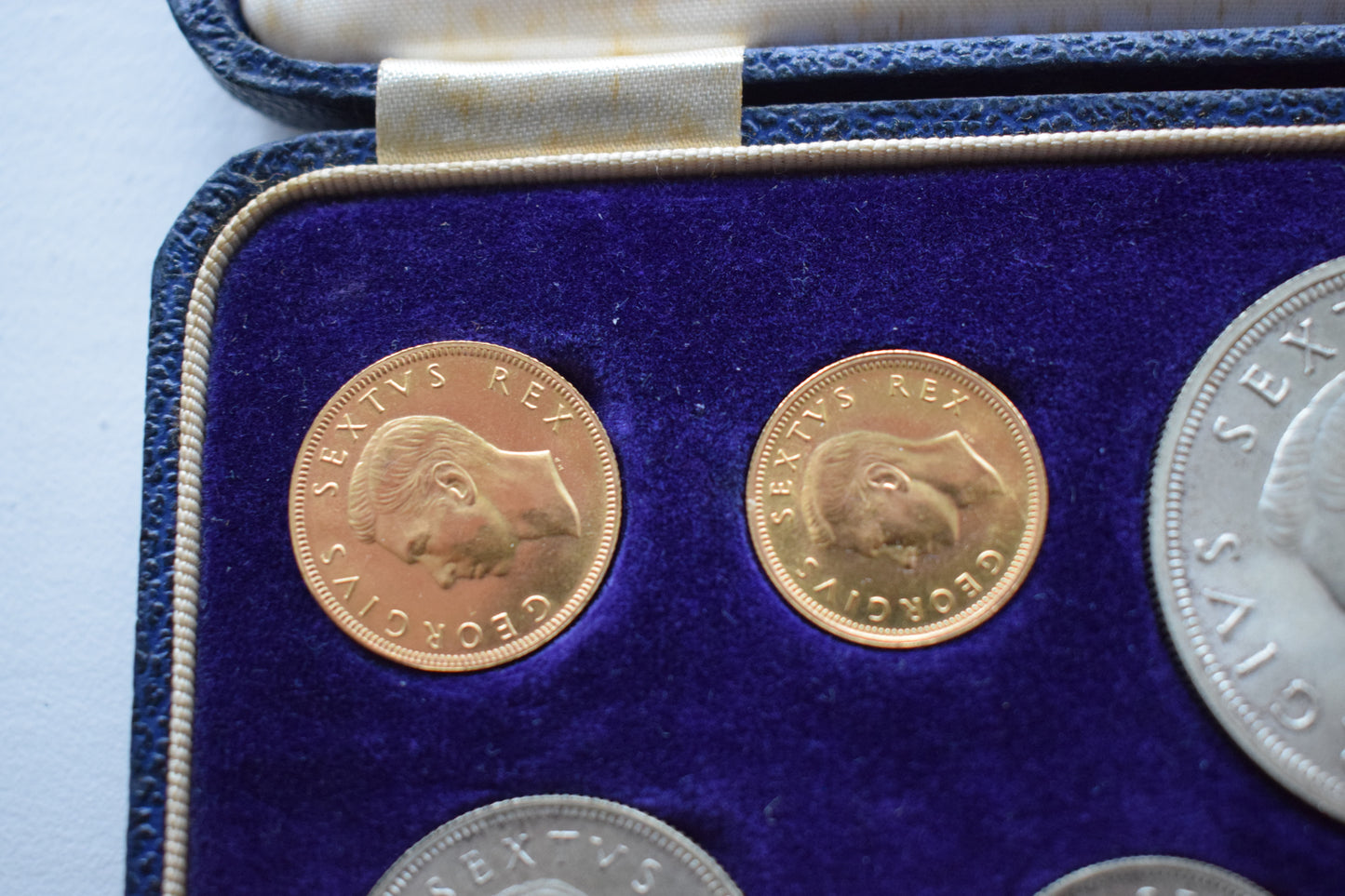 1952 South Africa Mint George VI Pound \ half Pound 11.99 g (AGW 10.98 g) Gold 11 Coin set