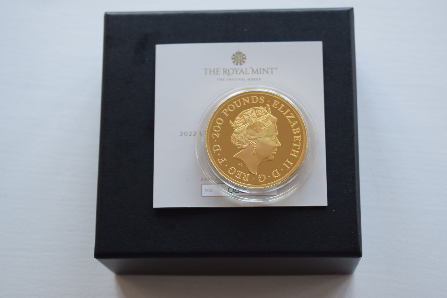 2022 RM QE II Britannia Three Ages Gold Proof 200 Pounds 2 oz AGW 62.20g Box COA