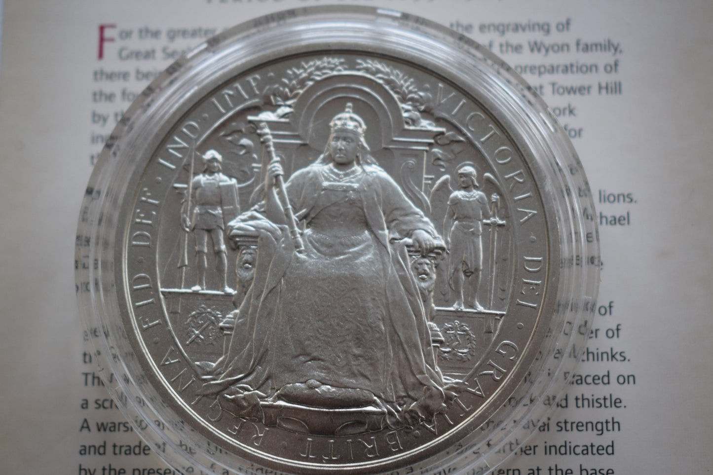 2006 Scarce Great Seal of Emblem Queen Victoria 5oz Silver Satin Finish Medal Coin